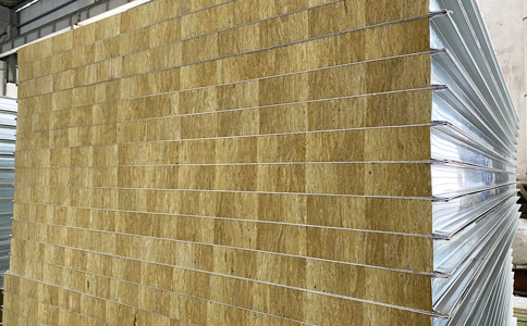 巖棉夾芯板和傳統(tǒng)材料相比優(yōu)勢有哪些？